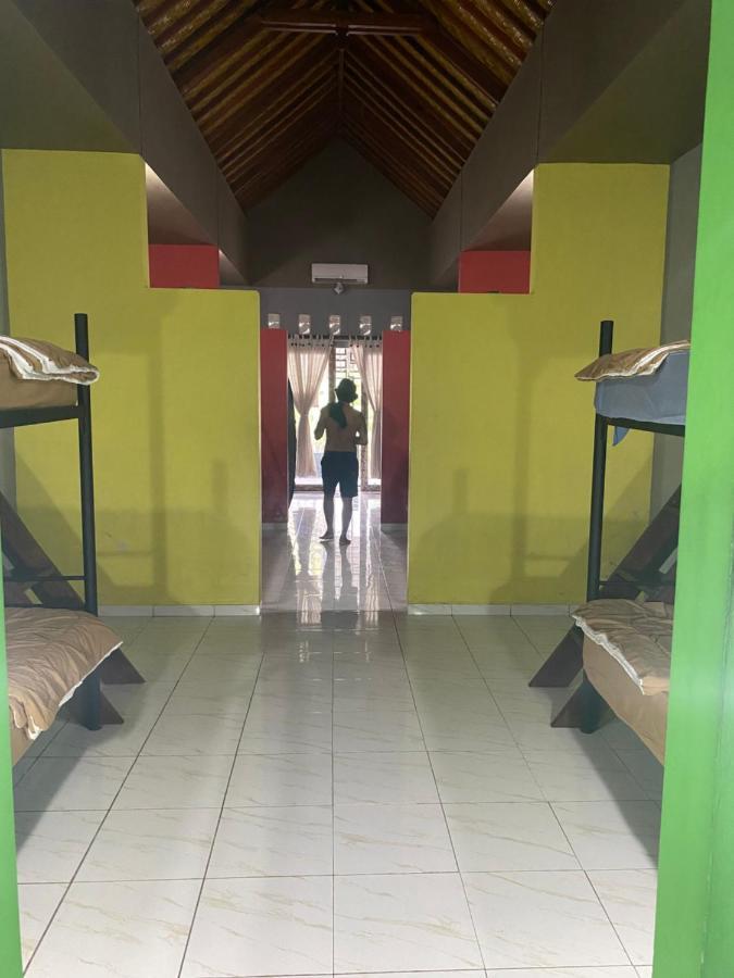 Paca'S Reggae Bar & Hostel Ambat Exterior foto