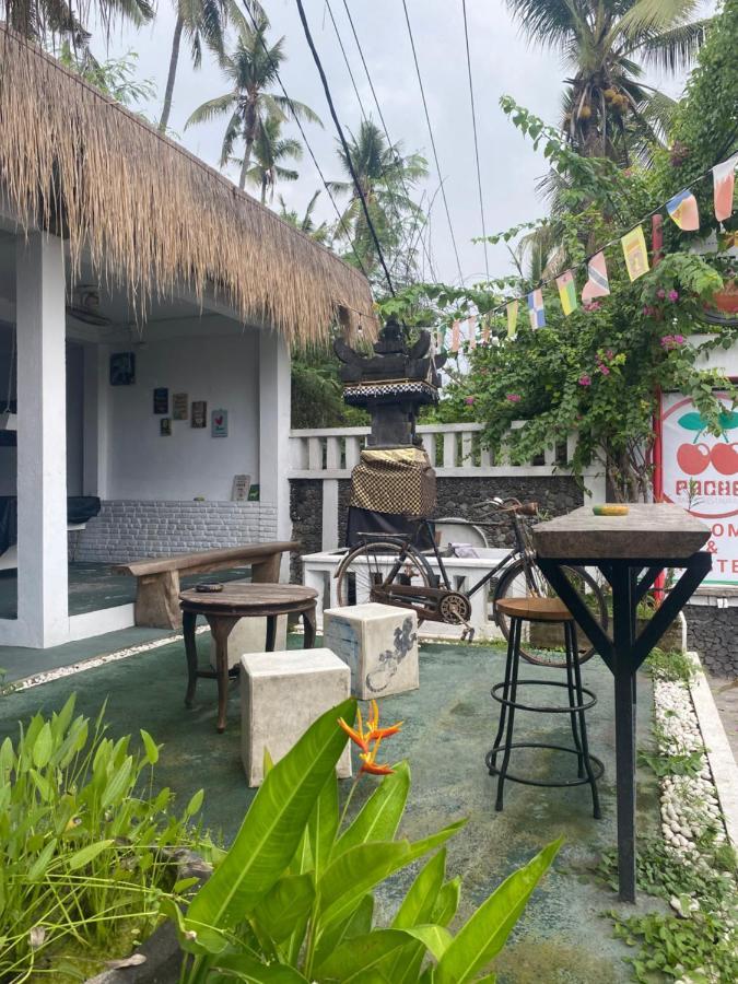 Paca'S Reggae Bar & Hostel Ambat Exterior foto